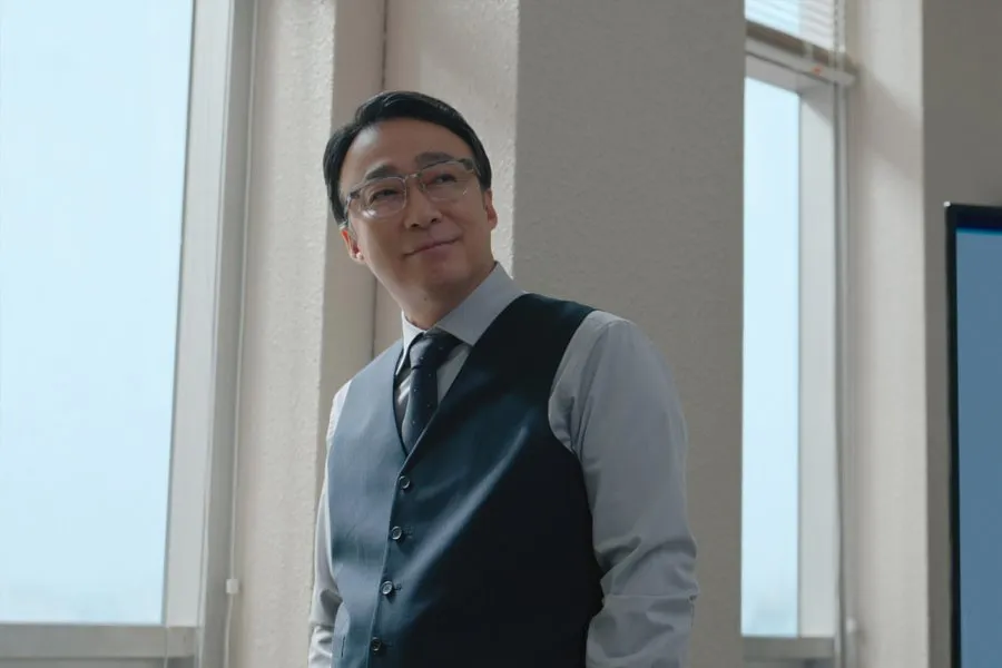 Lee Sung Min di TEACH YOU A LESSON (credit: Netflix)