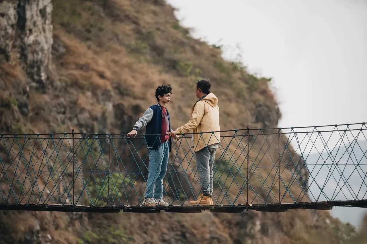 Film ESOK TANPA IBU 2026 (credit: BASE Entertainment)