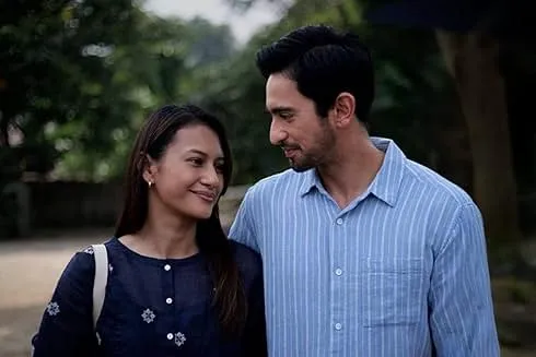 berjalan bersama/IMDb