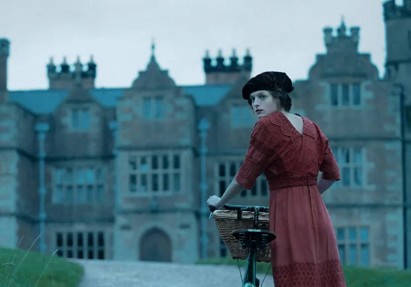 Cerita dewasa membuat film semi Netflix ini terus dicari penonton (credit:Parisa Taghizadeh/Netflix)
