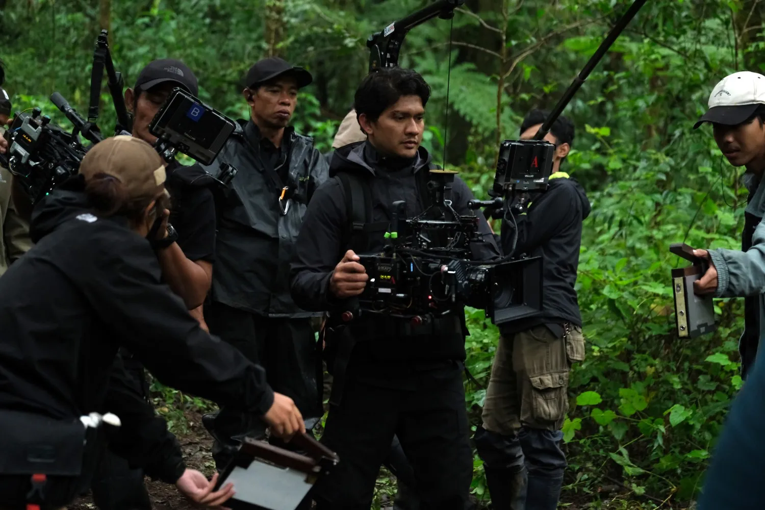 Iko Uwais jadi sutradara film TIMUR / Uwais Pictures