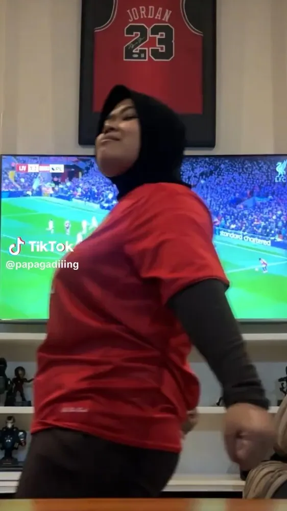 Mbak Lika, ART Gading Marten (credit: tiktok.com/@papagadiiing)