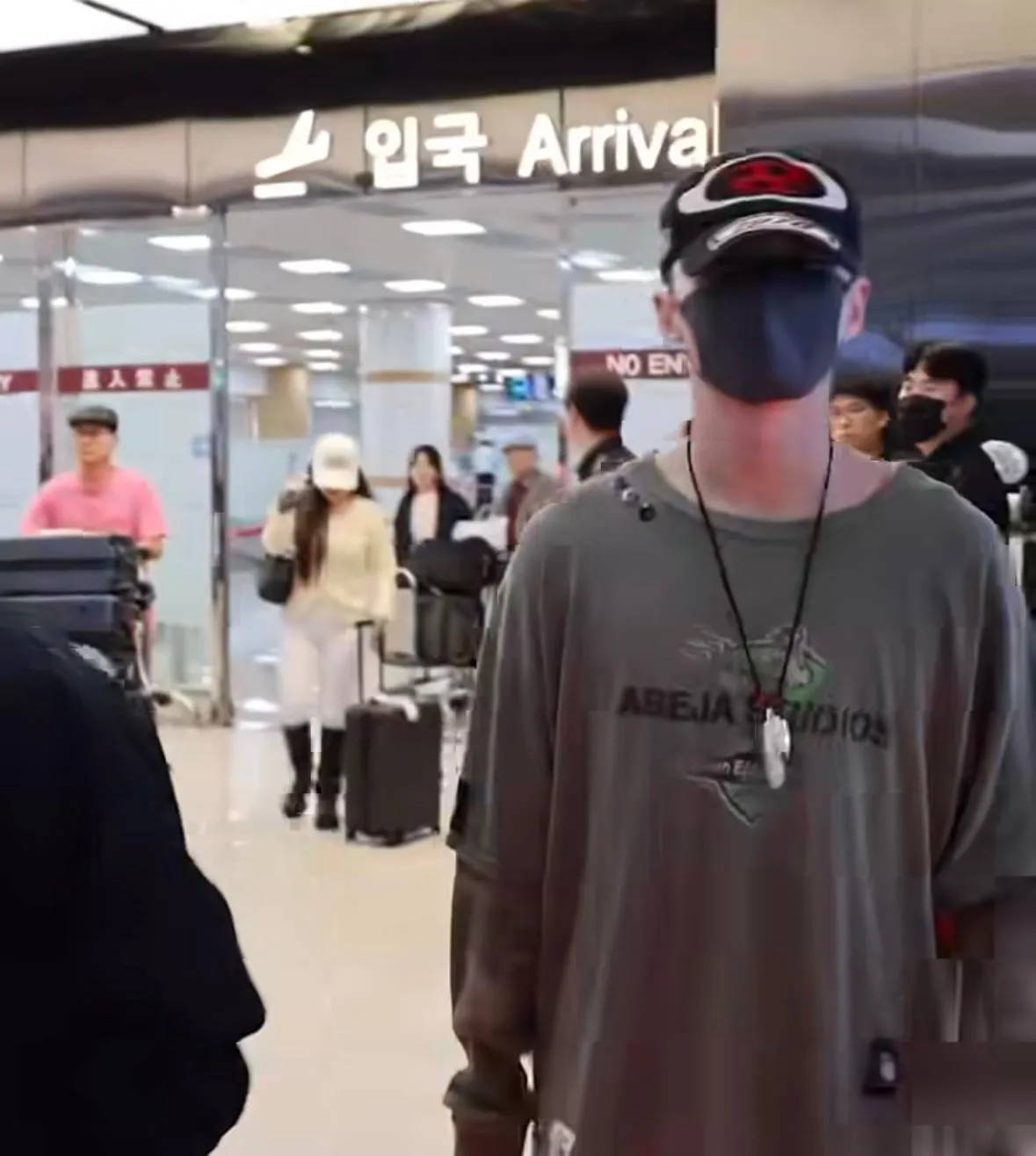 Hoshi: Gaya Anak Skena dengan Elemen Grunge