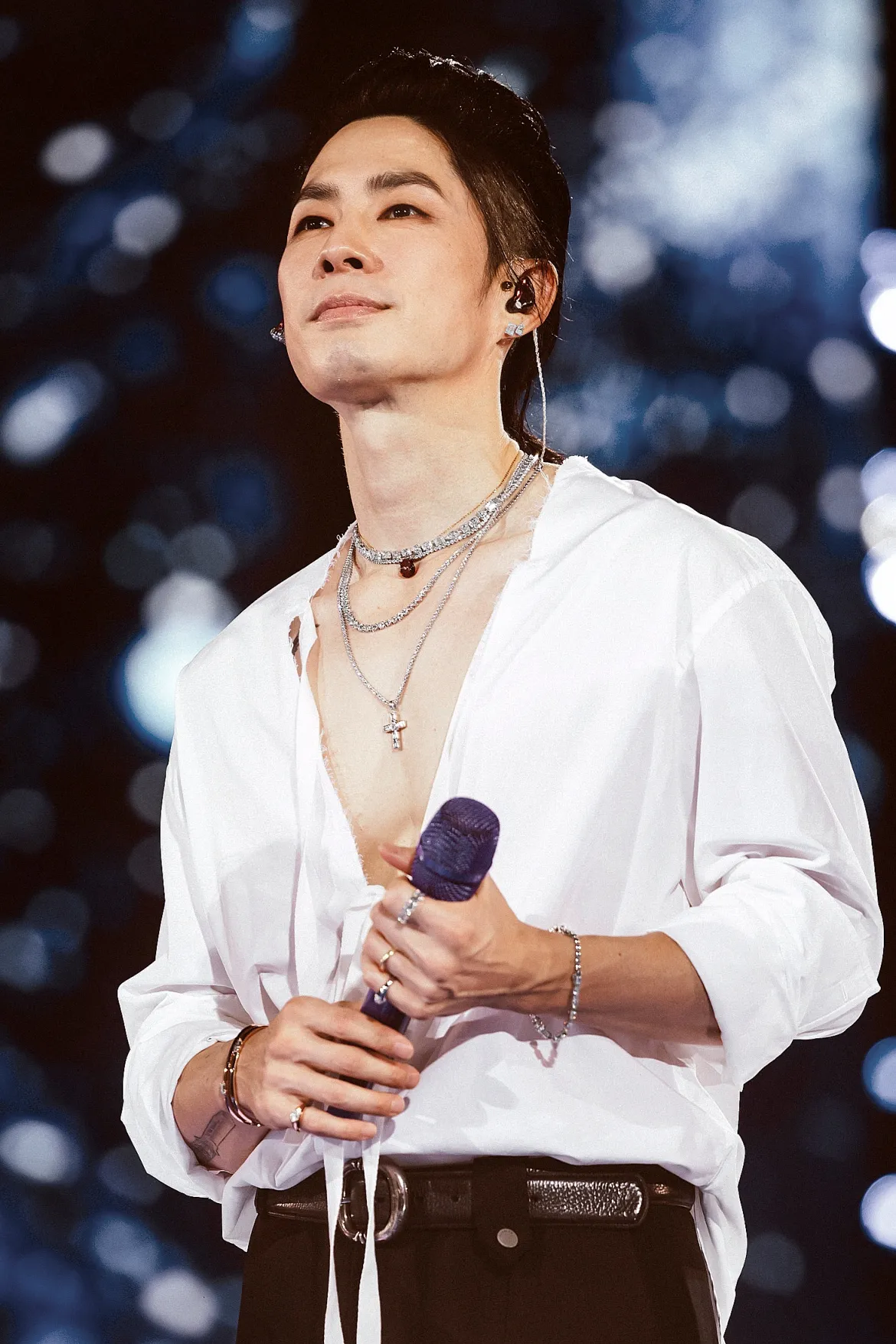 Vanness Wu kenakan sentuhan 2 desainer Indonesia (Instagram @wandahouseofjewels)