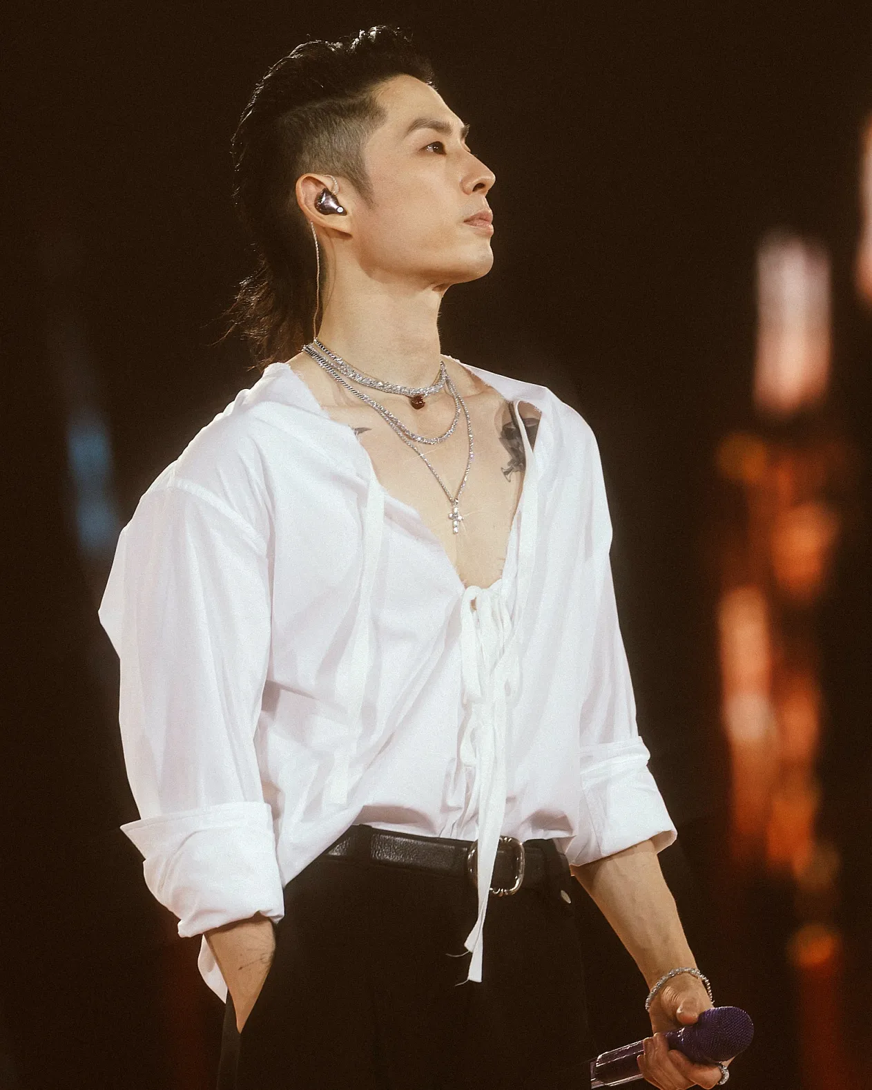 Vanness Wu kenakan sentuhan 2 desainer Indonesia (Instagram @wandahouseofjewels)