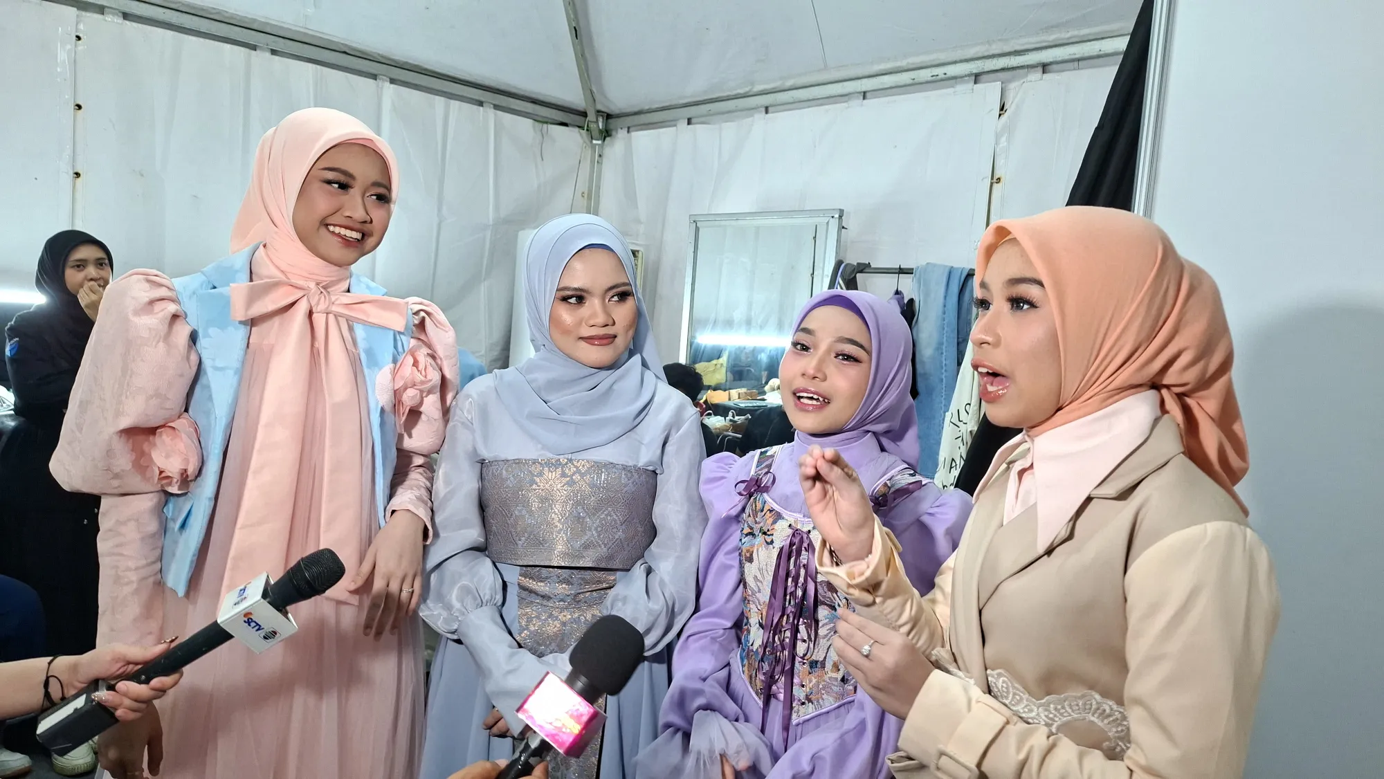 Alumni DA7 di Depan Awak Media (Cr:KapanLagi.com/Fikri Alfi Rosyadi)