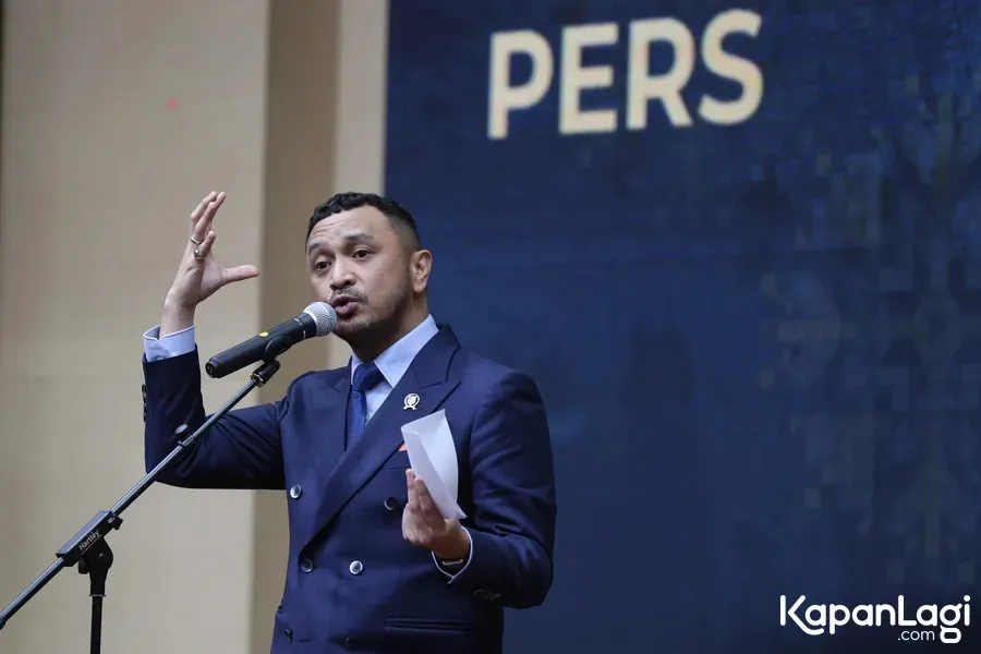 Giring Ganesha Pegang Kertas © KapanLagi.com/Budy Santoso