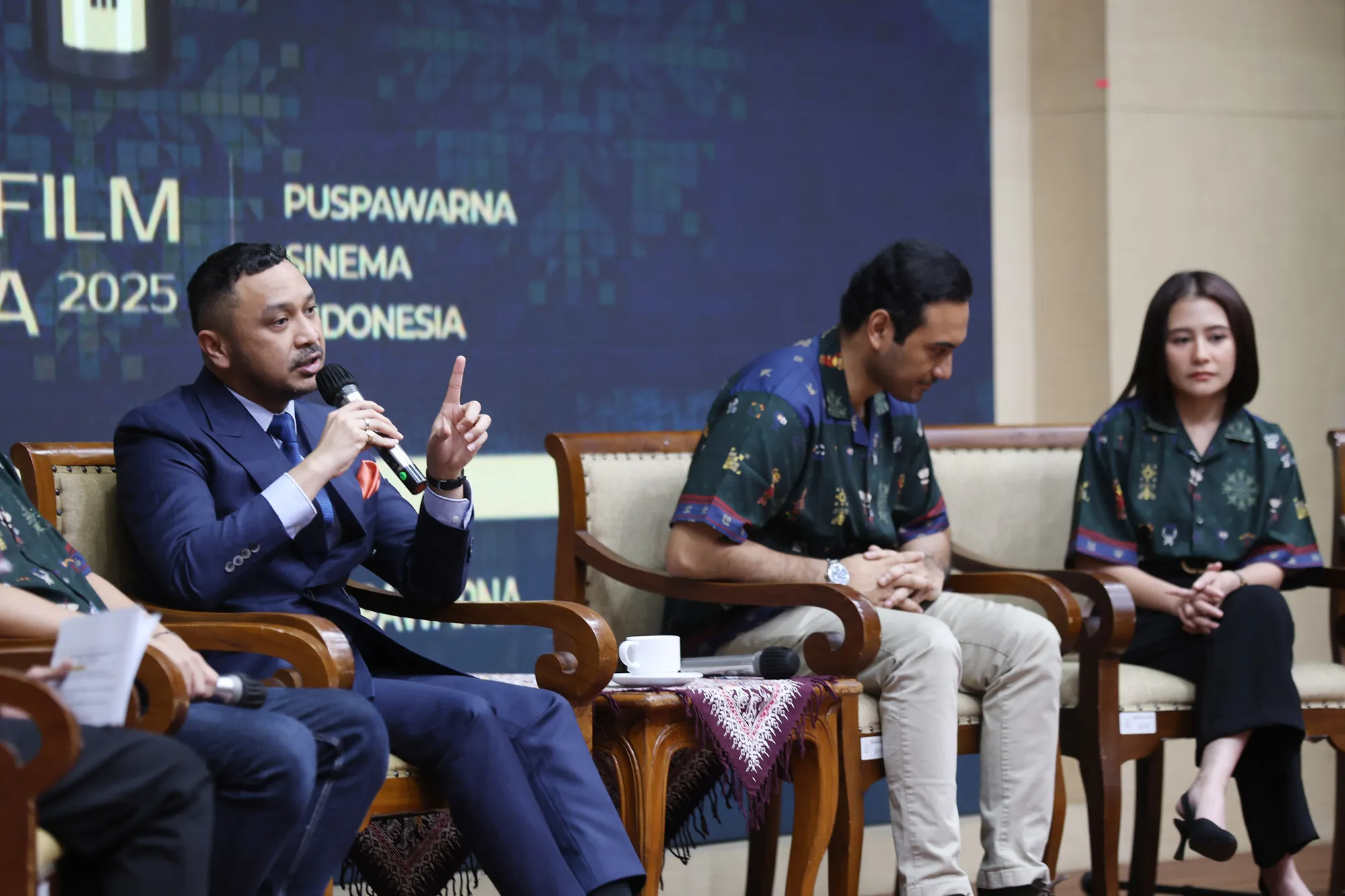 Giring Ganesha Bersam Prilly Latuconsina (© KapanLagi.com/Budy Santoso)