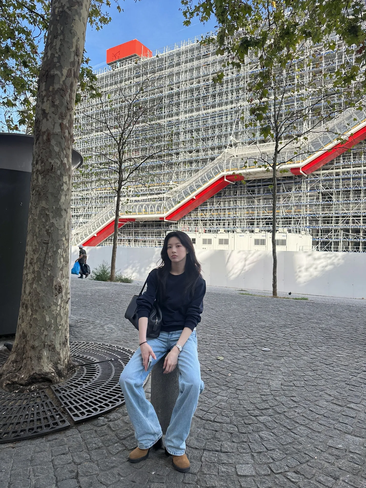 Go Youn Jung dengan outfit casual. (instagram.com/goyounjung)