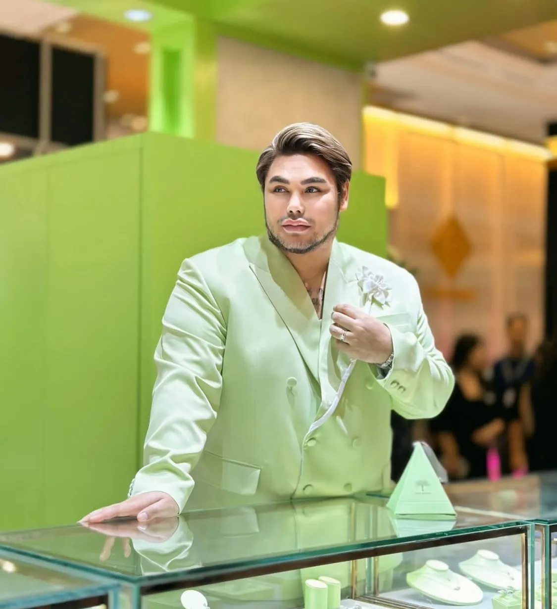 Gurita bisnis Ivan Gunawan. (credit:instagram.com/greendiamond_id)