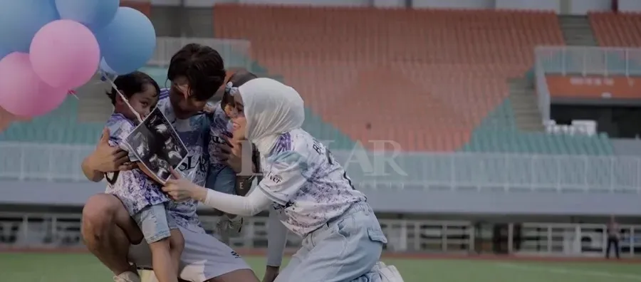 Lesti Kejora dan Rizky Billar peluk El © instagram/lestikejora