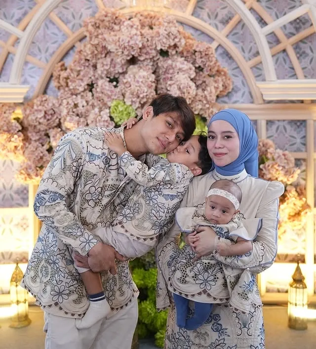 Lesti Kejora, Rizky Billar, El dan Leshia foto keluarga © instagram/lestikejora