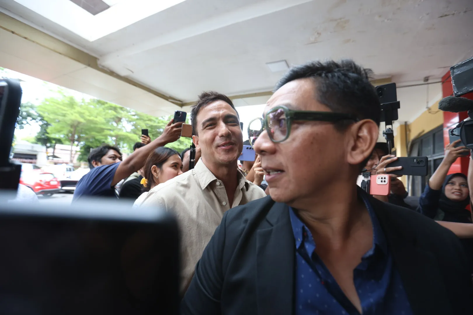 Hamish Daud Masuk ke Polres Jaksel (cr:KapanLagi.com/Budy Santoso)