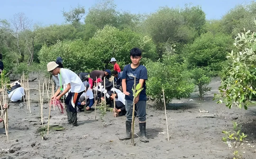 Harley Fatahillah (credit: Harian Disway via instagram/cretivox)