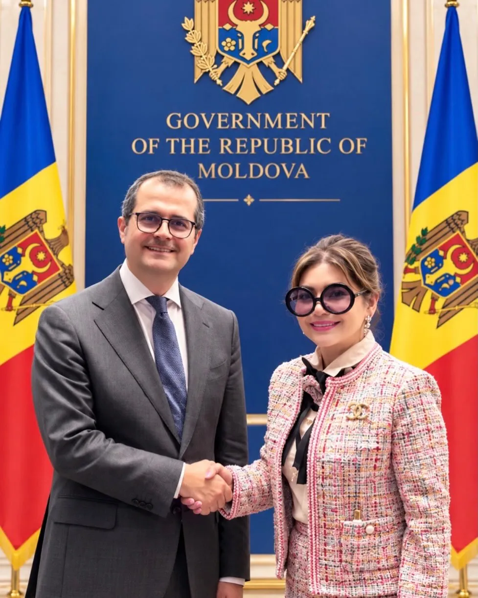 Prof. Deby Vinski menerima MERIT AWARD dari Moldova (instagram.com/vinski.deby)