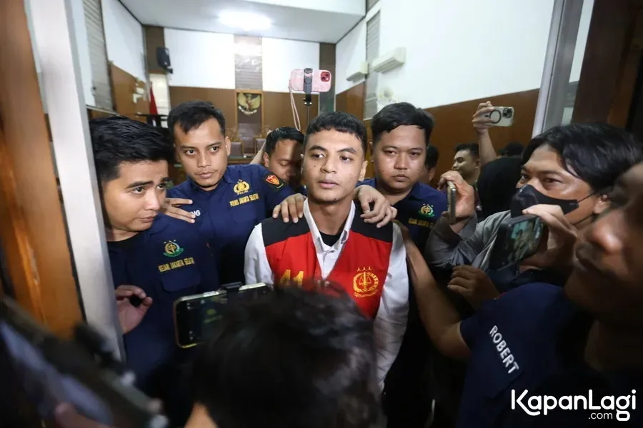 Vadel Badjideh di pengadilan © KapanLagi.com/Budy Santoso