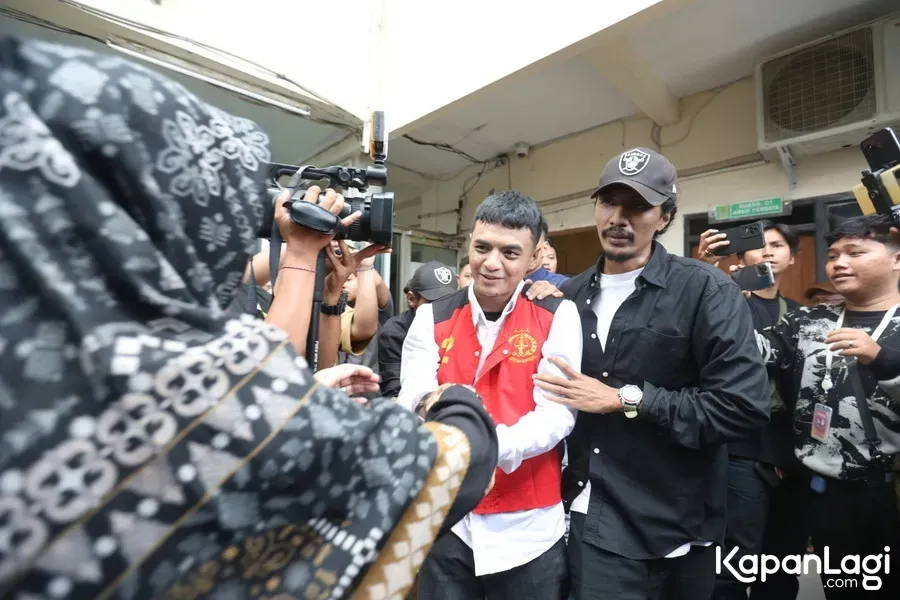 Vadel Badjideh bersama kakak © KapanLagi.com/Budy Santoso