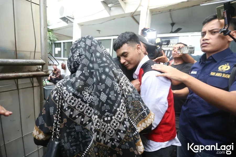 Vadel Badjideh di pengadilan © KapanLagi.com/Budy Santoso