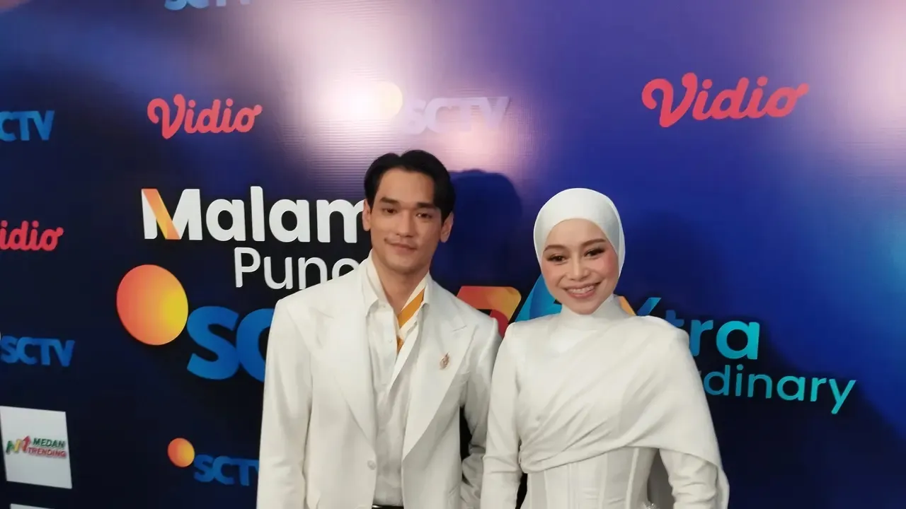 Afgan dan Lesti pakai baju putih © M Altaf Jauhar