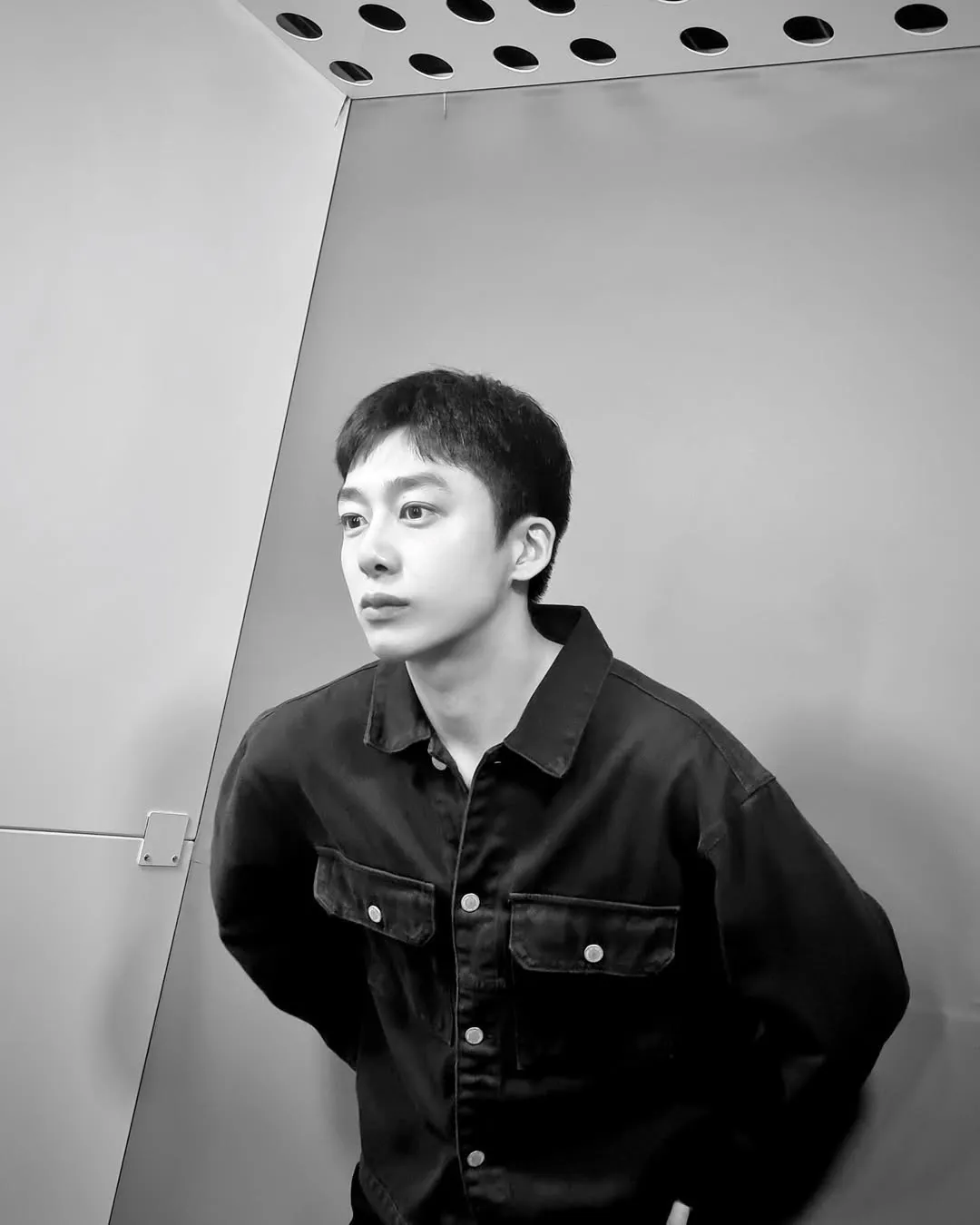 Hyungwon MONSTA X Resmi Selesaikan Wajib Militer, Gelar Acara Fan Meeting Gratis untuk Merayakannya (credit: instagram/coenffl)