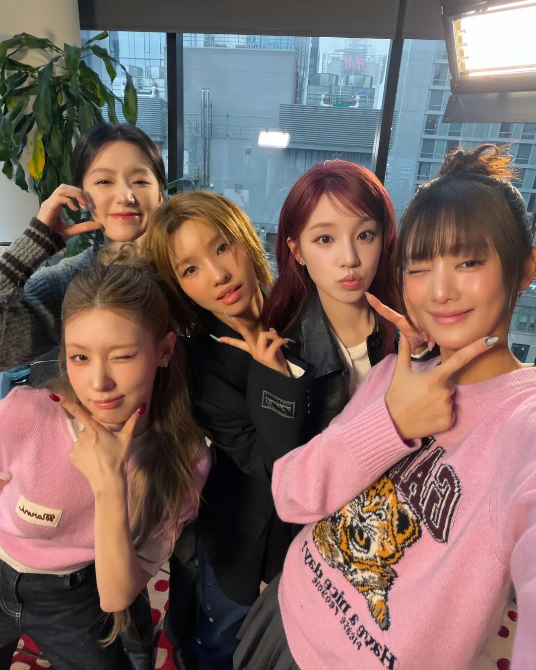 Miyeon bocorkan konsep sexy untuk title track (credit:instagram.com/i_dle_official)