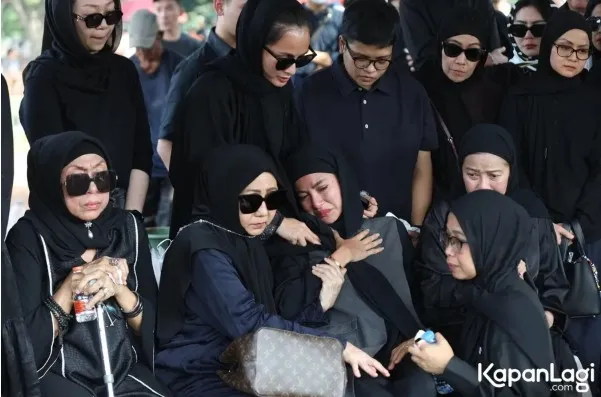 Kedekatan Olla dengan Mendiang