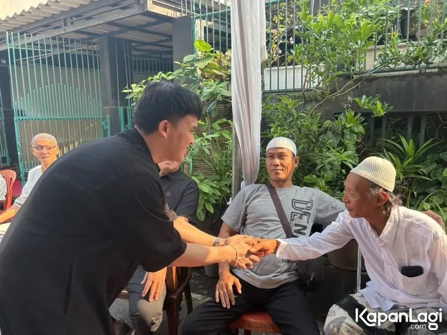 Anwar BAB salami keluarga Vega © KapanLagi.com/Fikri Alfi Rosyadi