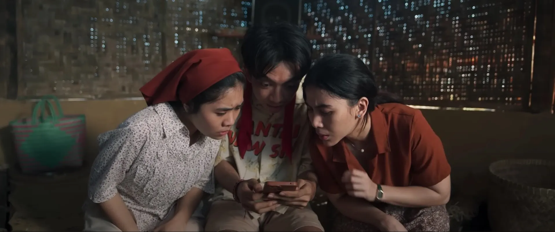 Ide Film SOSOK KETIGA LINTRIK (credit: YouTube/CINEMA 21)