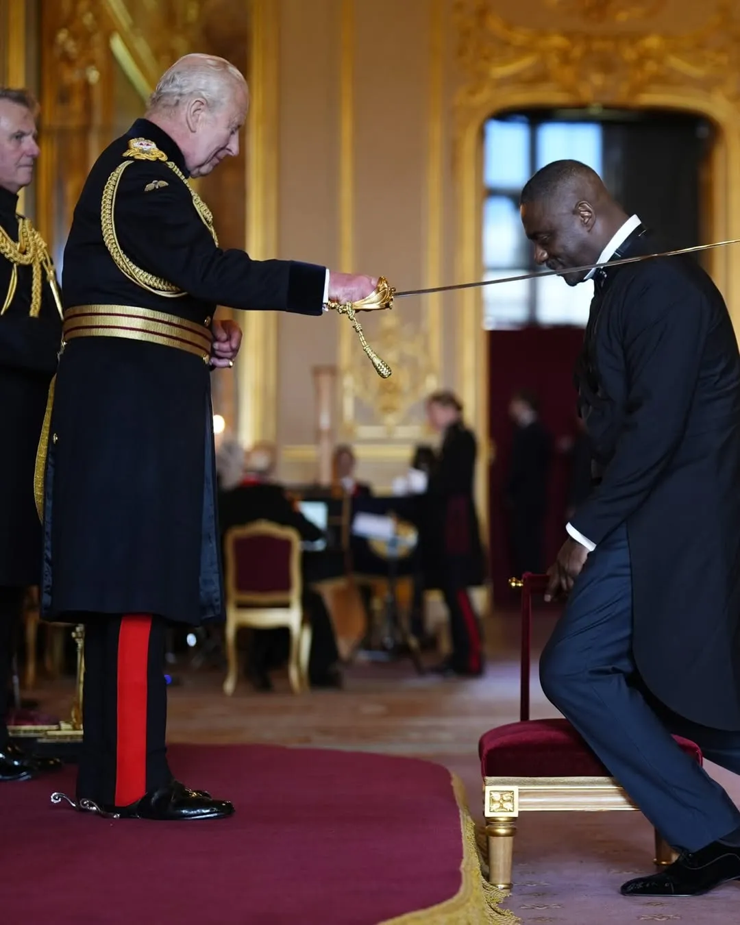 Idris Elba terima gelar kebangsawanan dari Raja Charles III (credit: instagram/theroyalfamily)