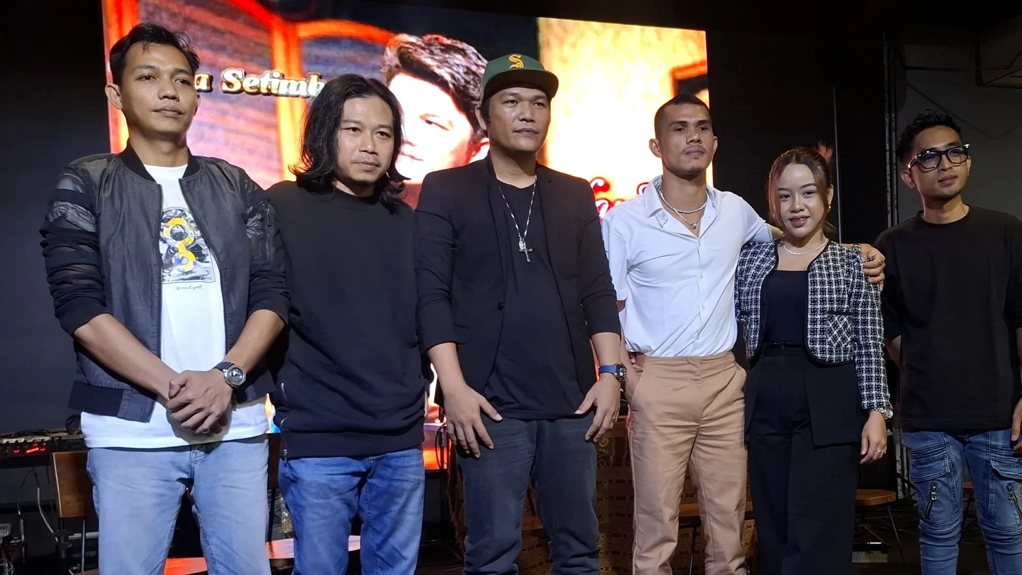 Van Oo Ikuti Trend Musik Timur - Â© KapanLagi.com/Fikri Alfi Rosyadi