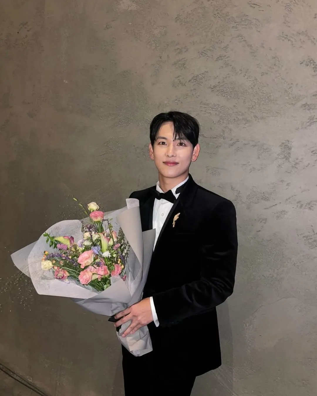 Im Siwan gabung SM Entertainment dan siap rilis album solo pertamanya (credit:instagram.com/yim_siwang)