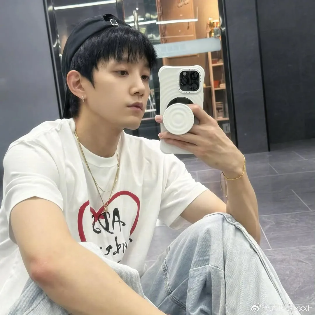 Song Yiren dan Fan Shiqi diboikot setelah namanya terseret dalam kasus kematian (credit:weibo)