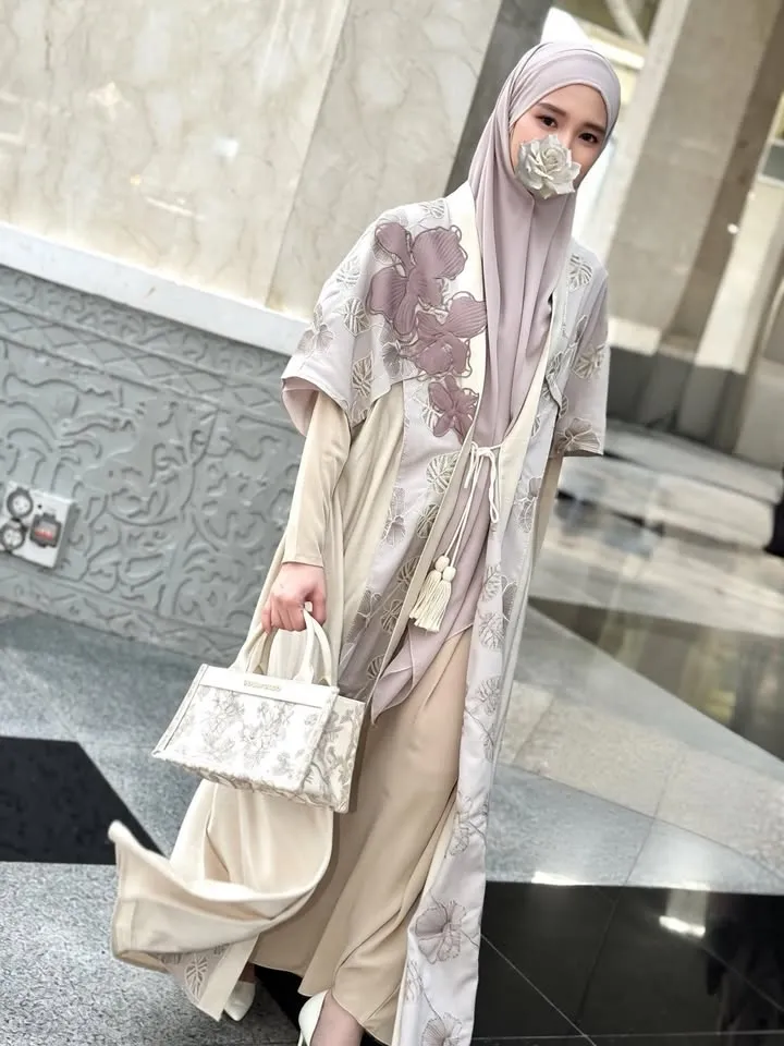 Inara Rusli pakai hijab © instagram.com/mommy_starla