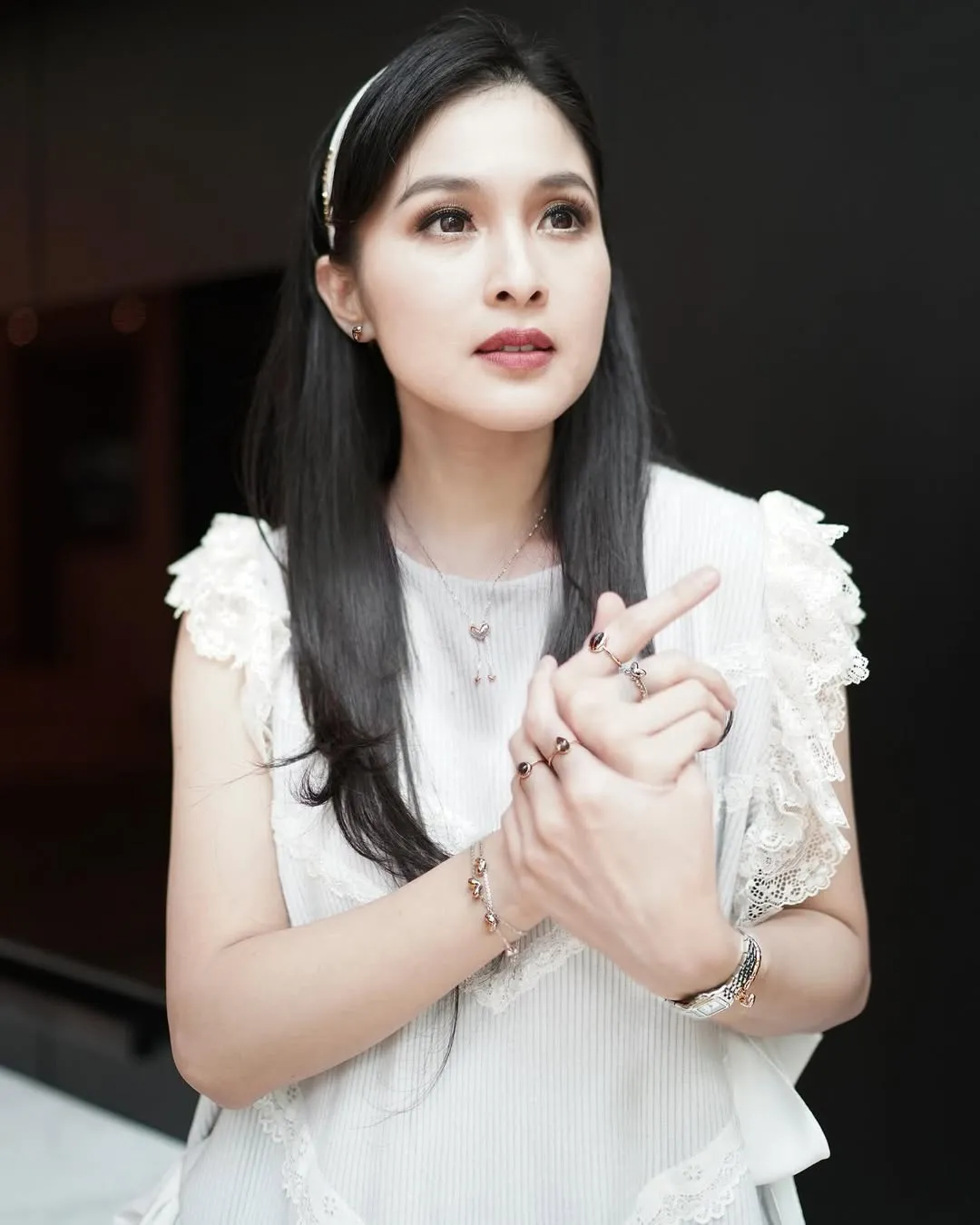 (credit: instagram.com/sandradewi88)