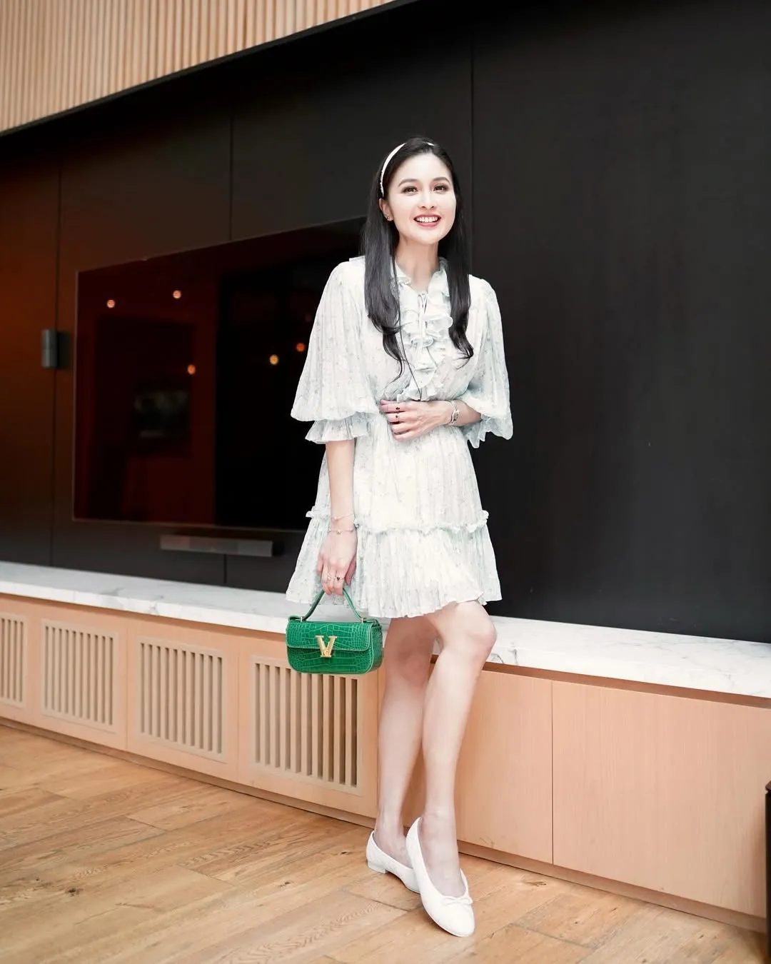 (credit: instagram.com/sandradewi88)