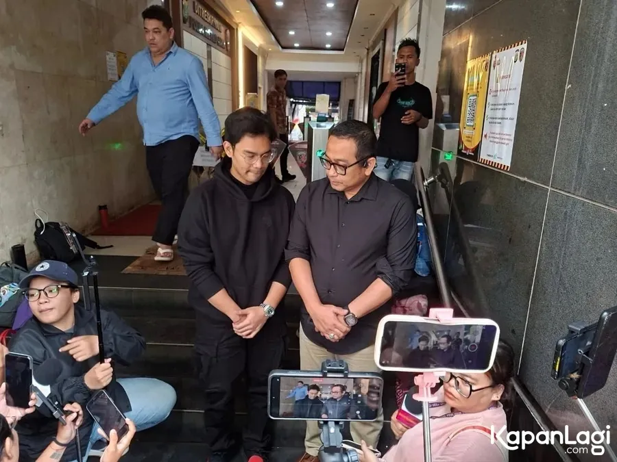 Insanul Fahmi ditemani pengacara Â© KapanLagi.com/Sahal Fadhli