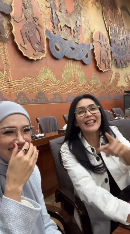 Bareng Mulan Jameela dan Rieke Diah Pitaloka