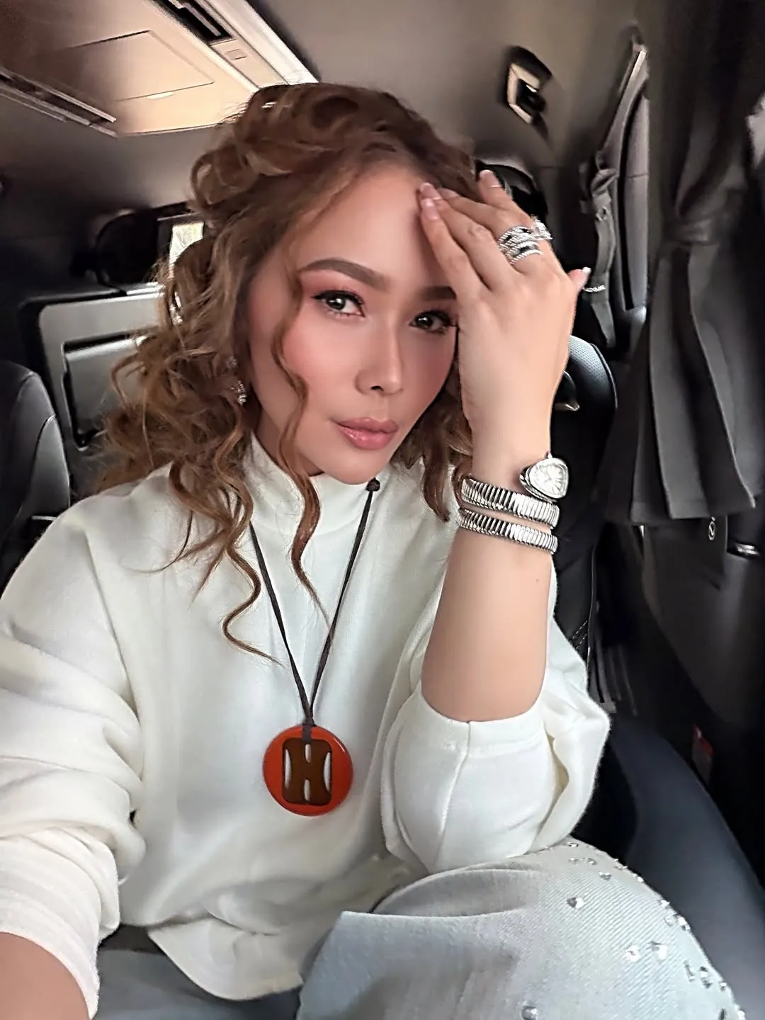 Inul Daratista pakai baju putih © instagram.com/inul.d