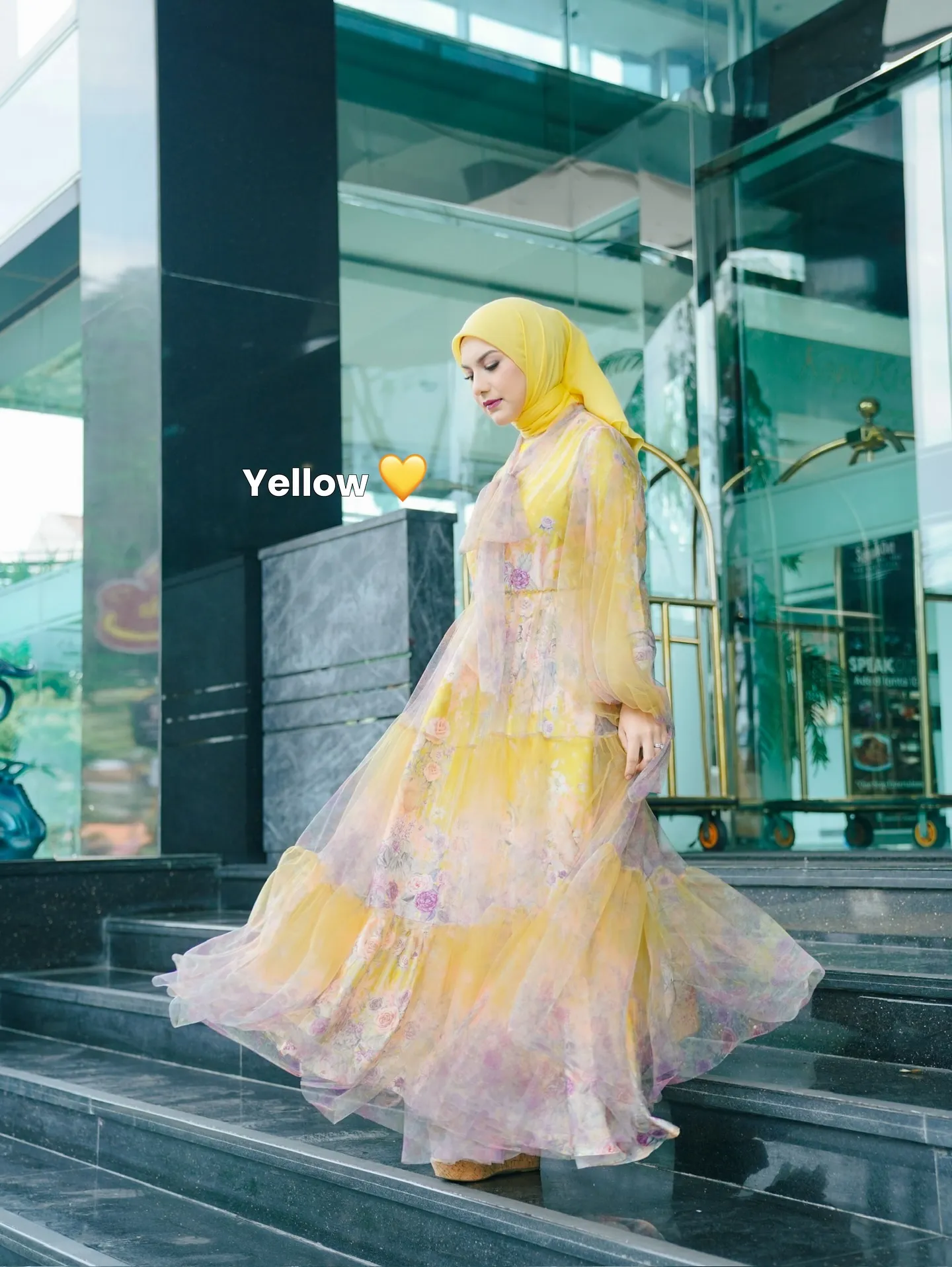 Warna Kuning