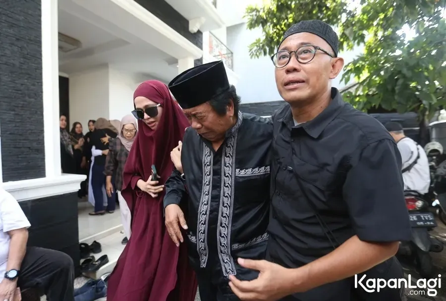 Mansyur S tertunduk sedih © KapanLagi.com/Budy Santoso