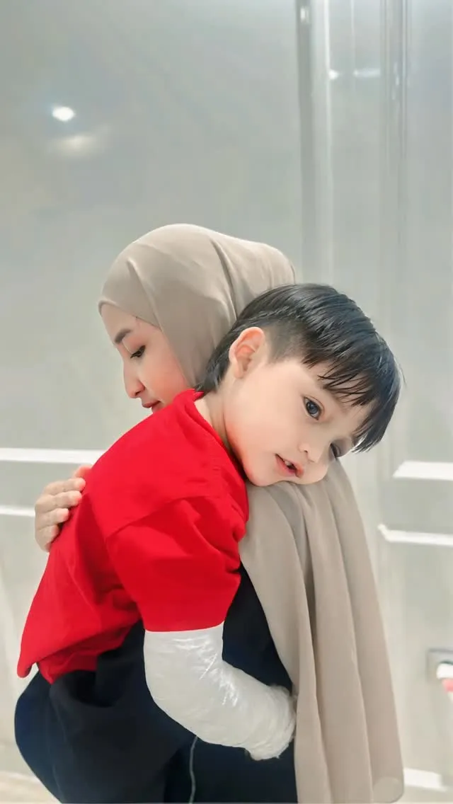 © instagram.com/chacathakya15