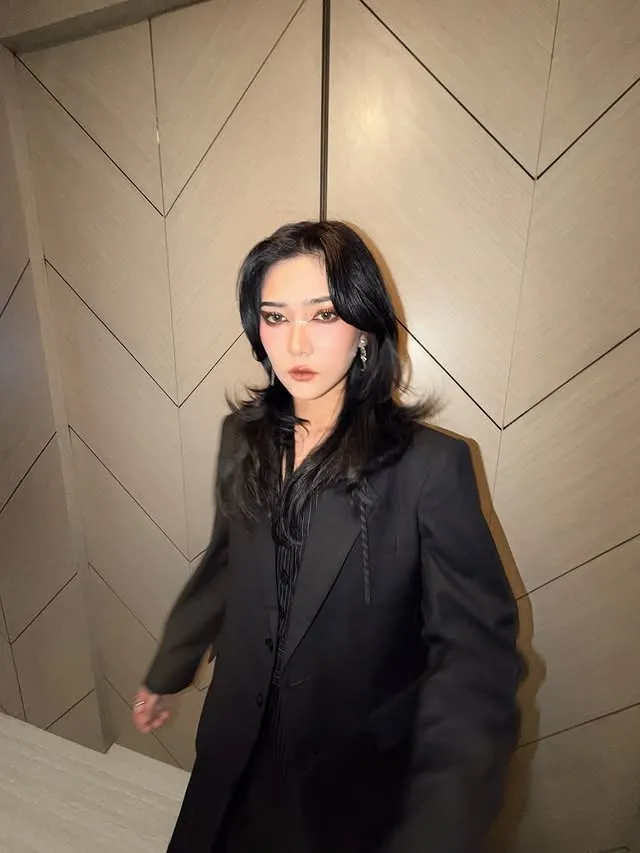 Isyana Sarasvati (credit: instagram/isyanasarasvati)