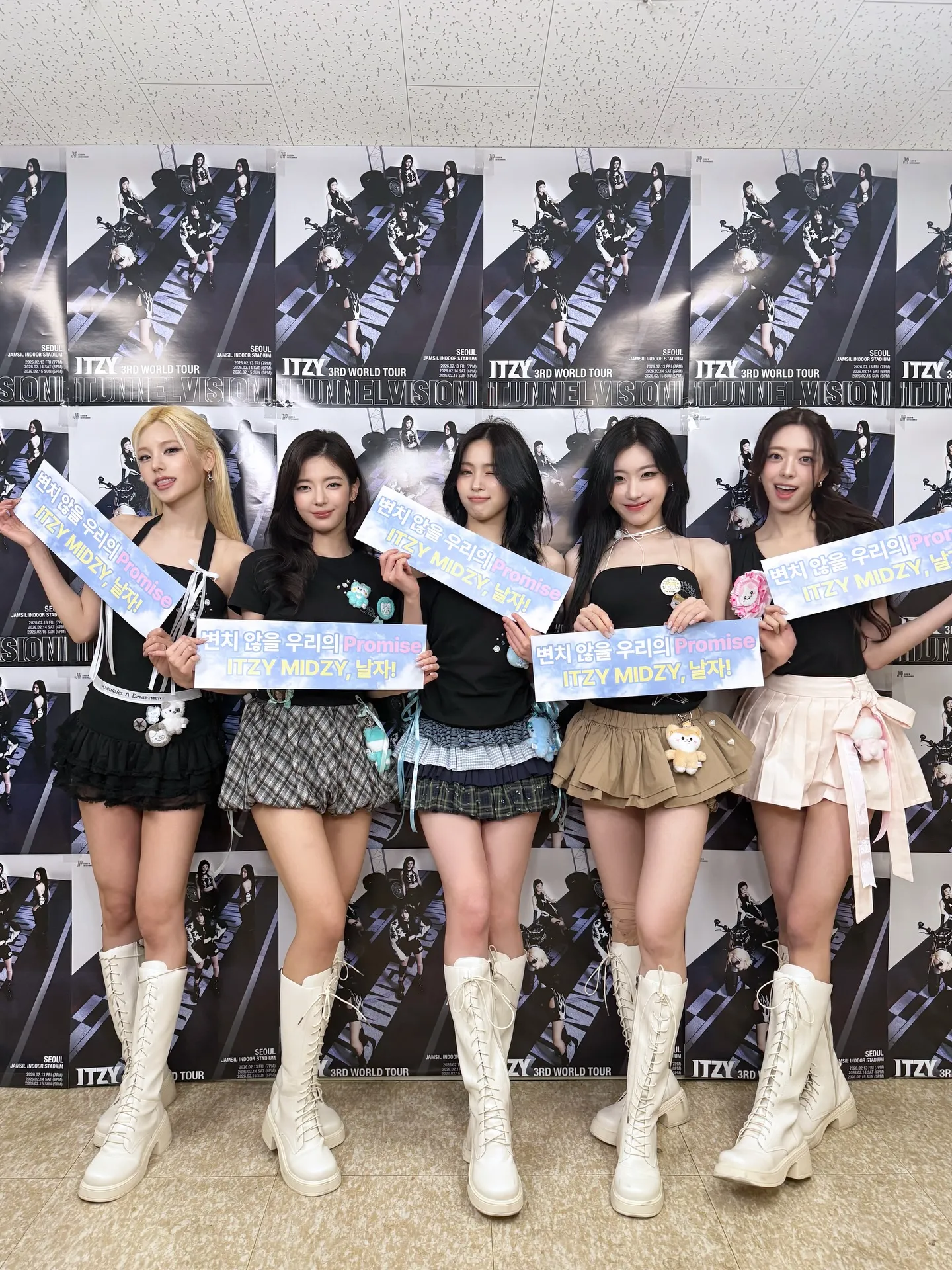 Penampilan ITZY untuk konser di Seoul hari ketiga/Instagram.com/itzy.all.in.us