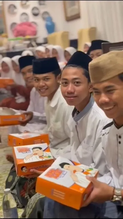 Ivan Gunawan Gelar Peringatan Malam Nisfu Syaban di Rumah (credit: instagram/ivan_gunawan)