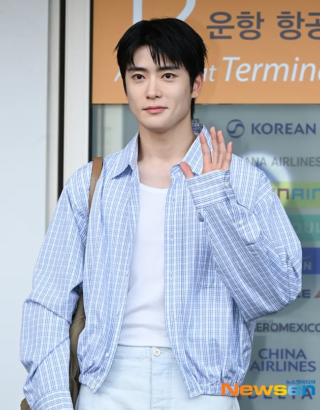 Jaehyun berangkat ke Jakarta (c) Newsen