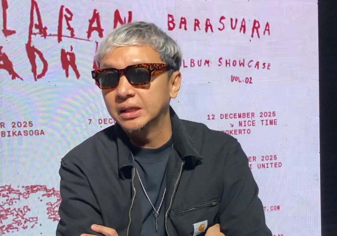 Iga Massardi pakai jaket hitam © KapanLagi.com/Fikri Alfi Rosyadi