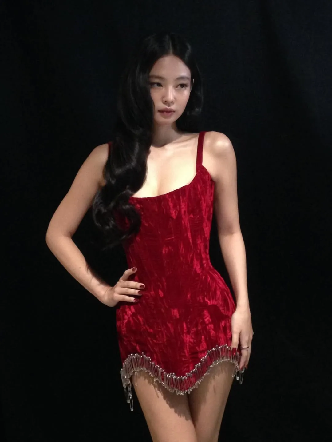 Jennie BLACKPINK dan Tame Impala Resmi Rilis Remix Dracula (credit: instagram/jennierubyjane)