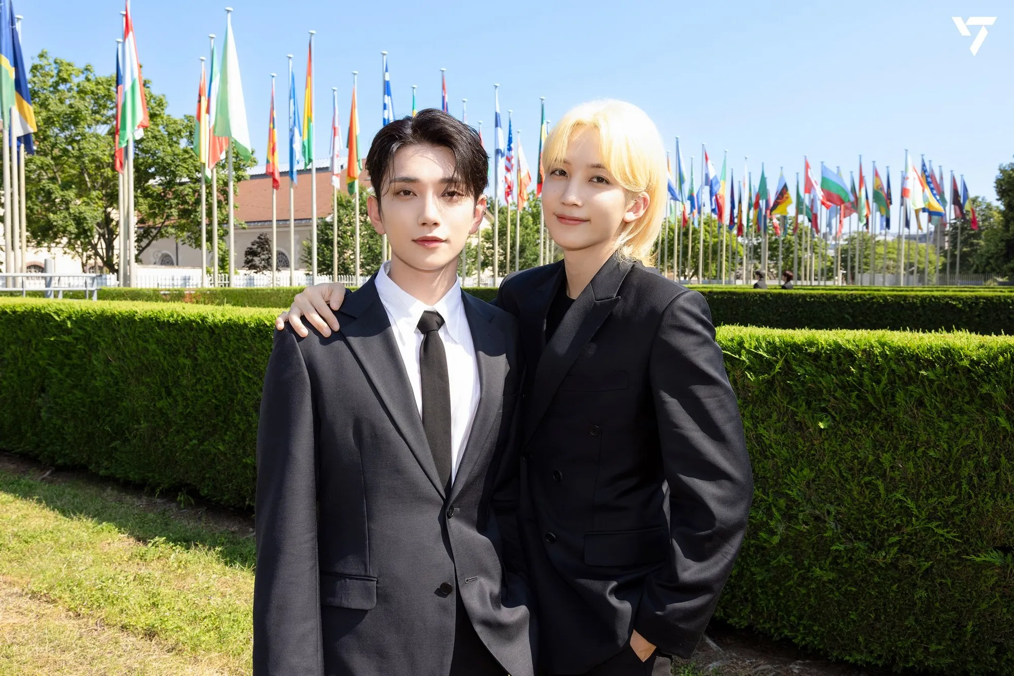 Joshua dan Jeonghan SEVENTEEN di event UNESCO. / x.com/pledis_17