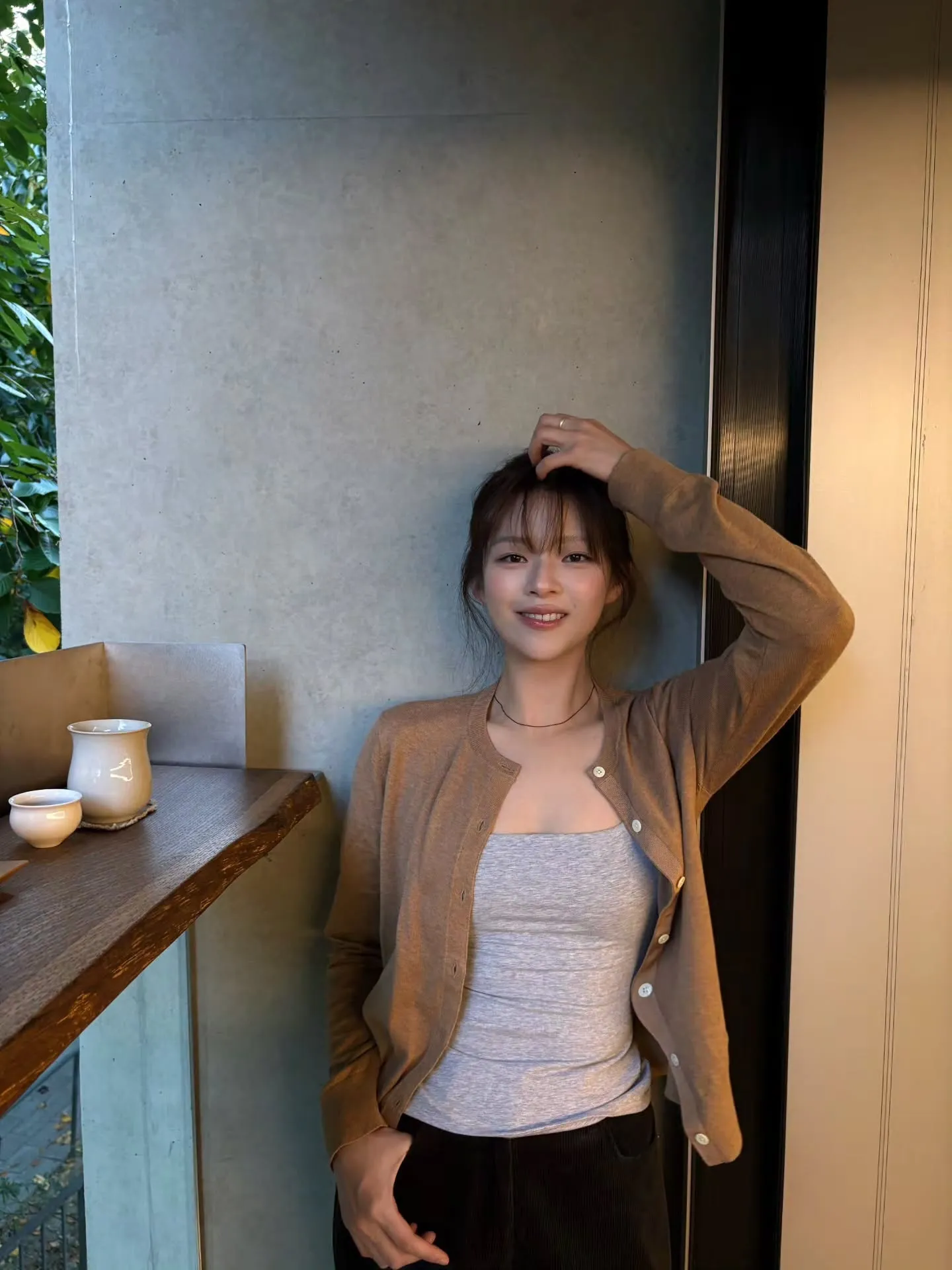 Outfit Jeongyeon TWICE di tengah musim gugur. (instagram.com/jy_piece)