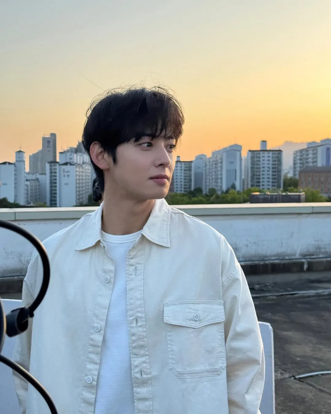 Cha Eun Woo Jadi Artis Terkorup/credit: Instagram @eunwo.o_c 